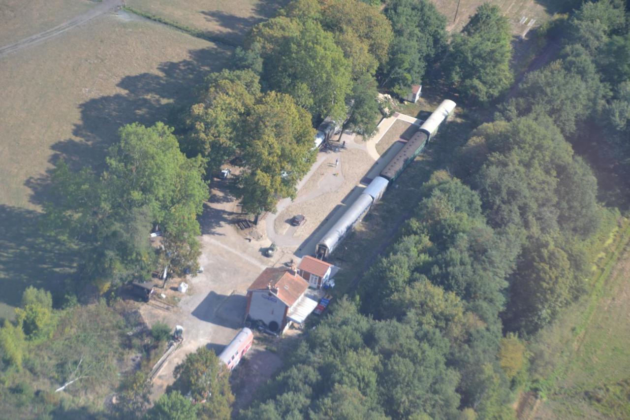 Hotel Le Train Des Reves Dracy-Saint-Loup Exterior foto